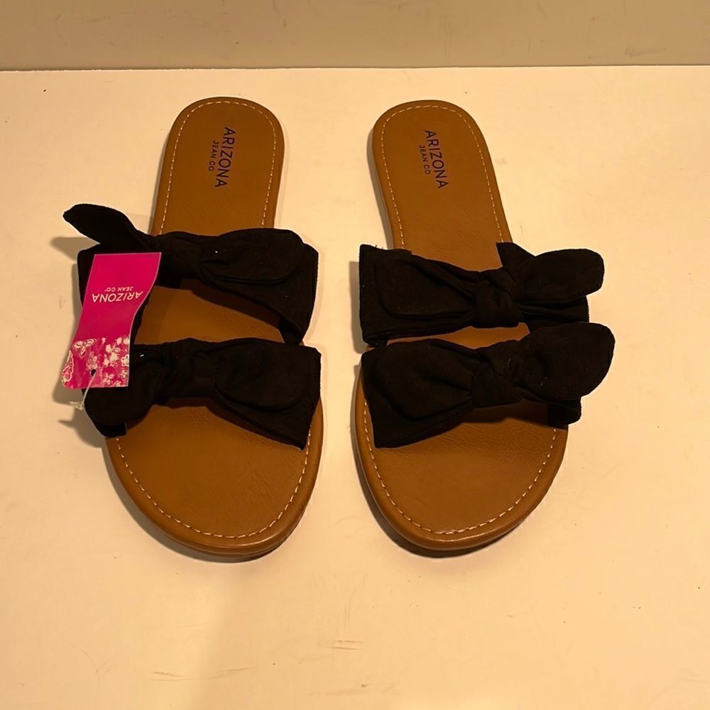 Nwt Arizona black  suede bow sandals